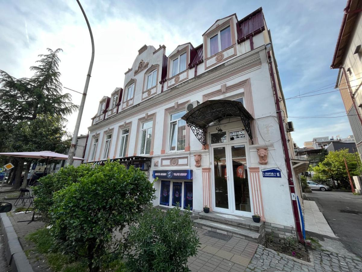 Old Clty Hotel Батуми Екстериор снимка