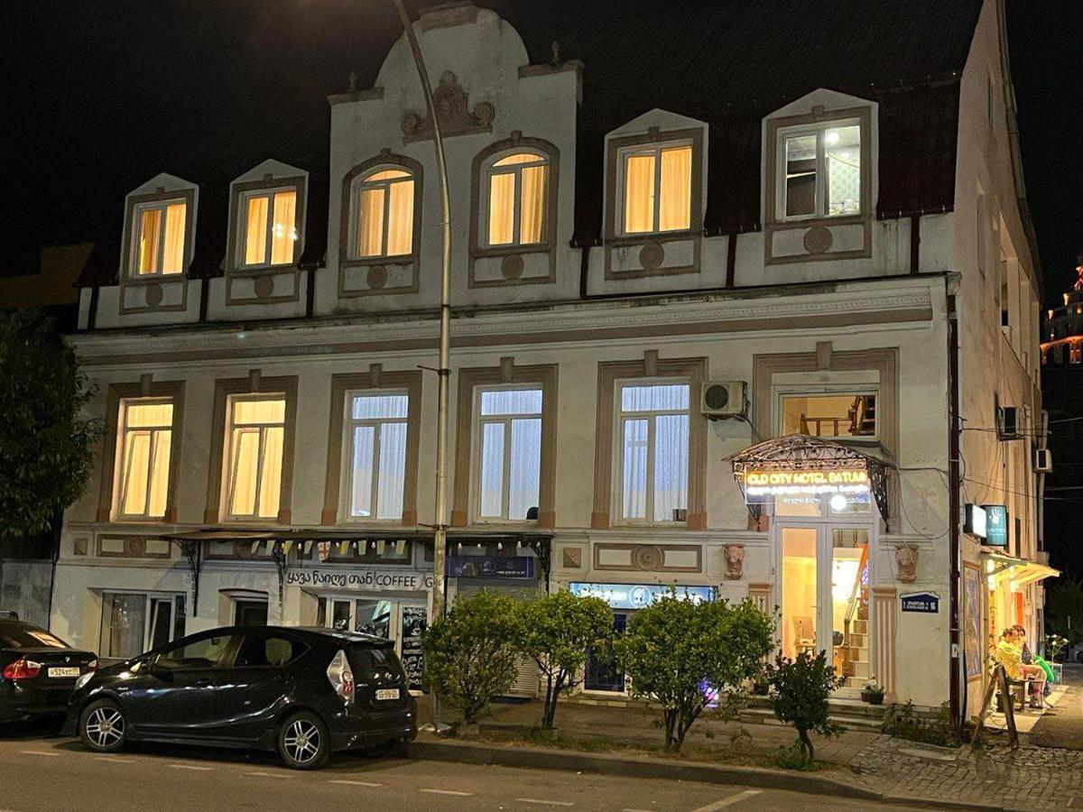 Old Clty Hotel Батуми Екстериор снимка