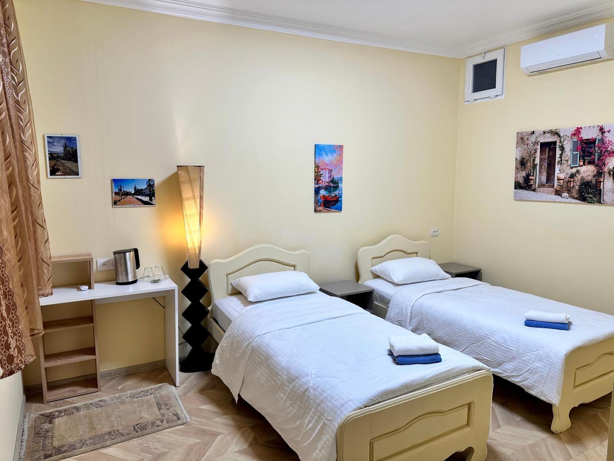 Old Clty Hotel Батуми Екстериор снимка