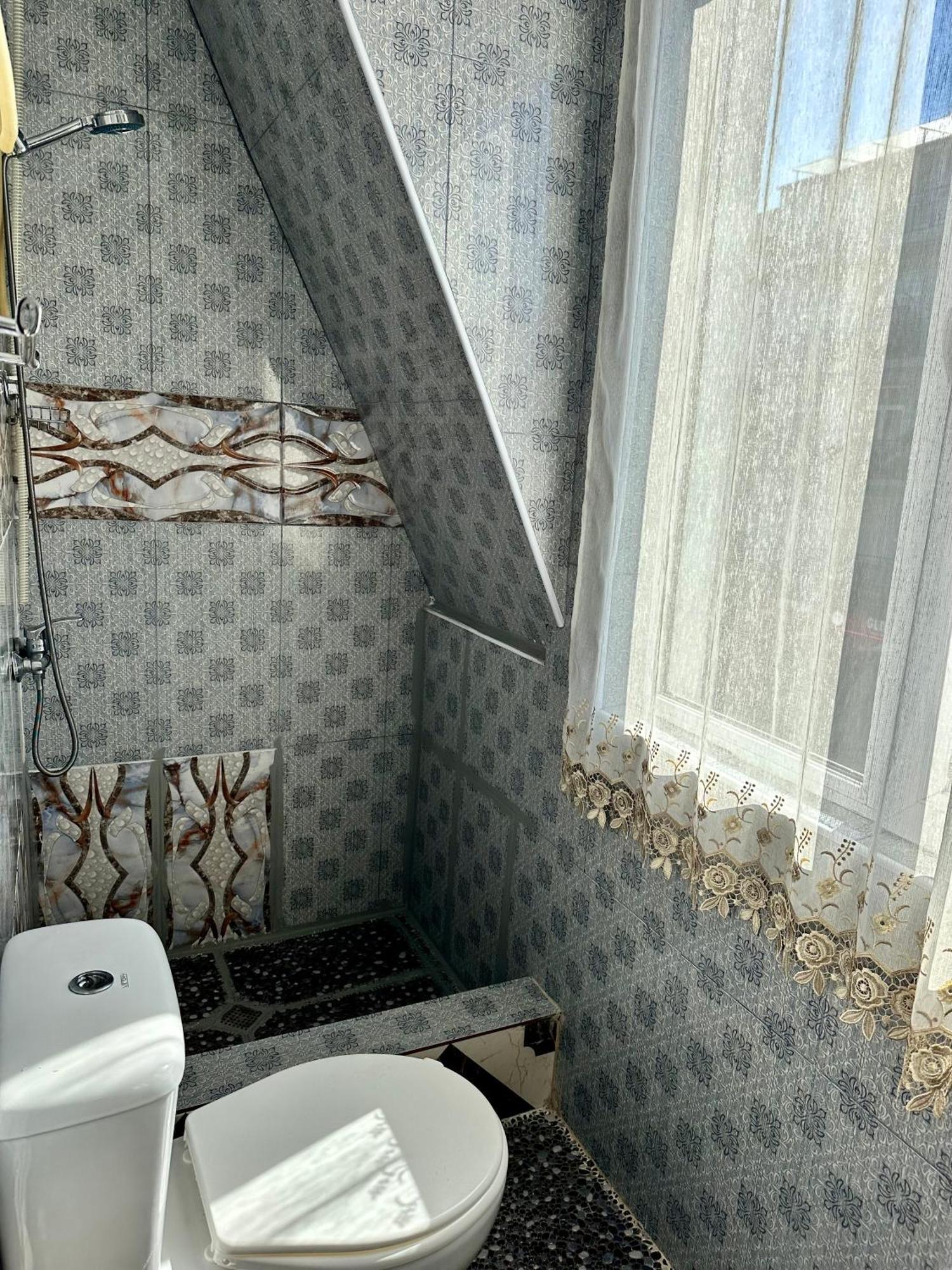 Old Clty Hotel Батуми Екстериор снимка